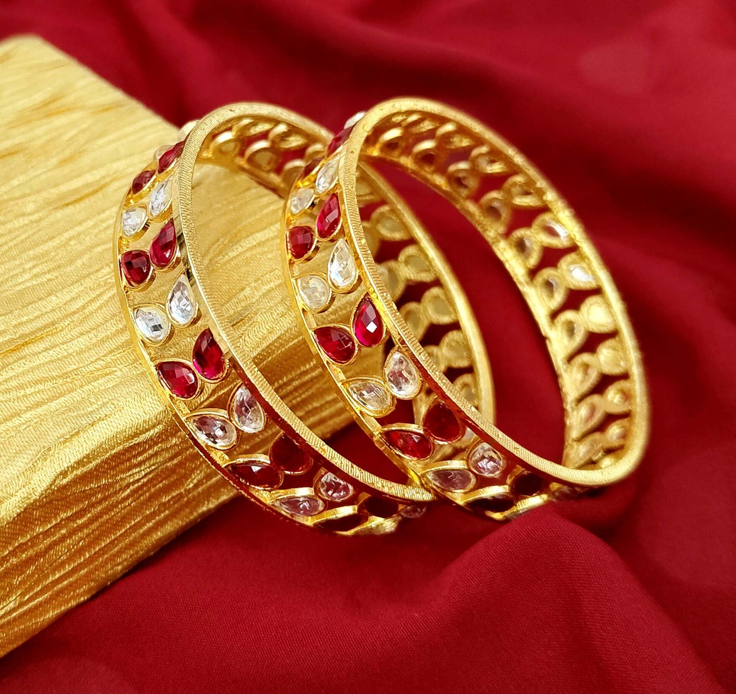 BANGLES & KADAS